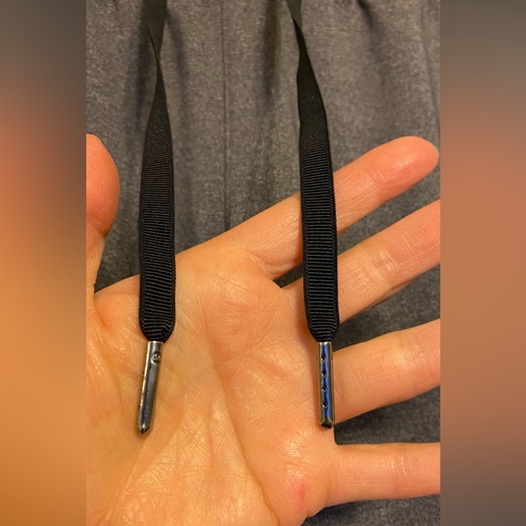 Lululemon on the fly 7/8 pant - Picture 9 of 9